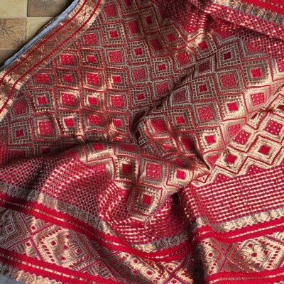 Grey Red Kesa Paat Saree