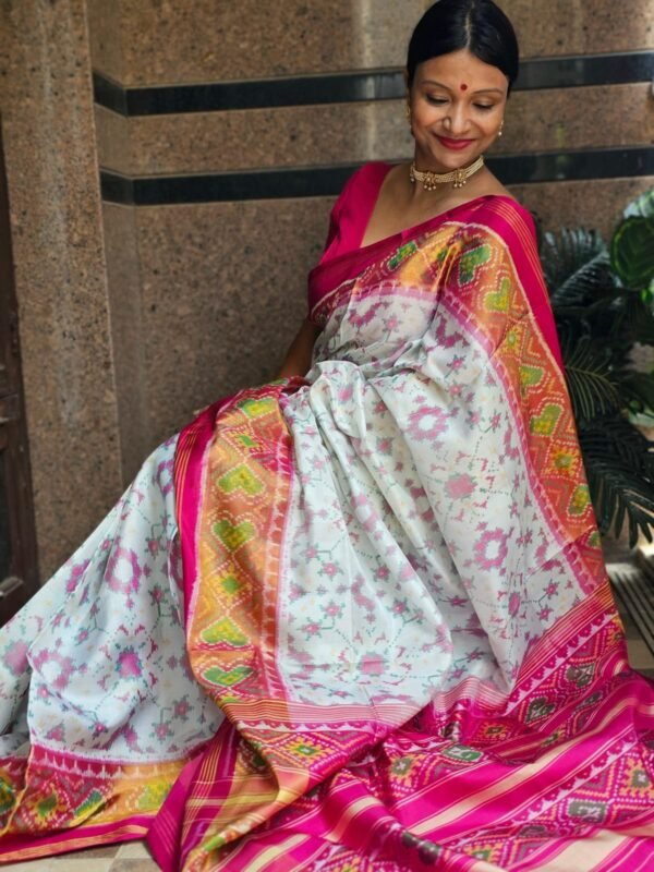 White Pink Rajkot Patola Saree - Image 3