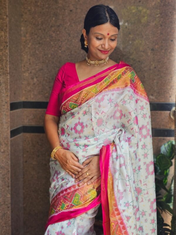 White Pink Rajkot Patola Saree - Image 2