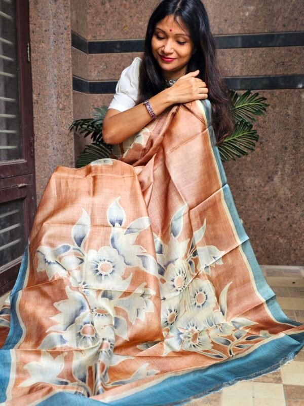 Hand Painted Kumud - Image 3