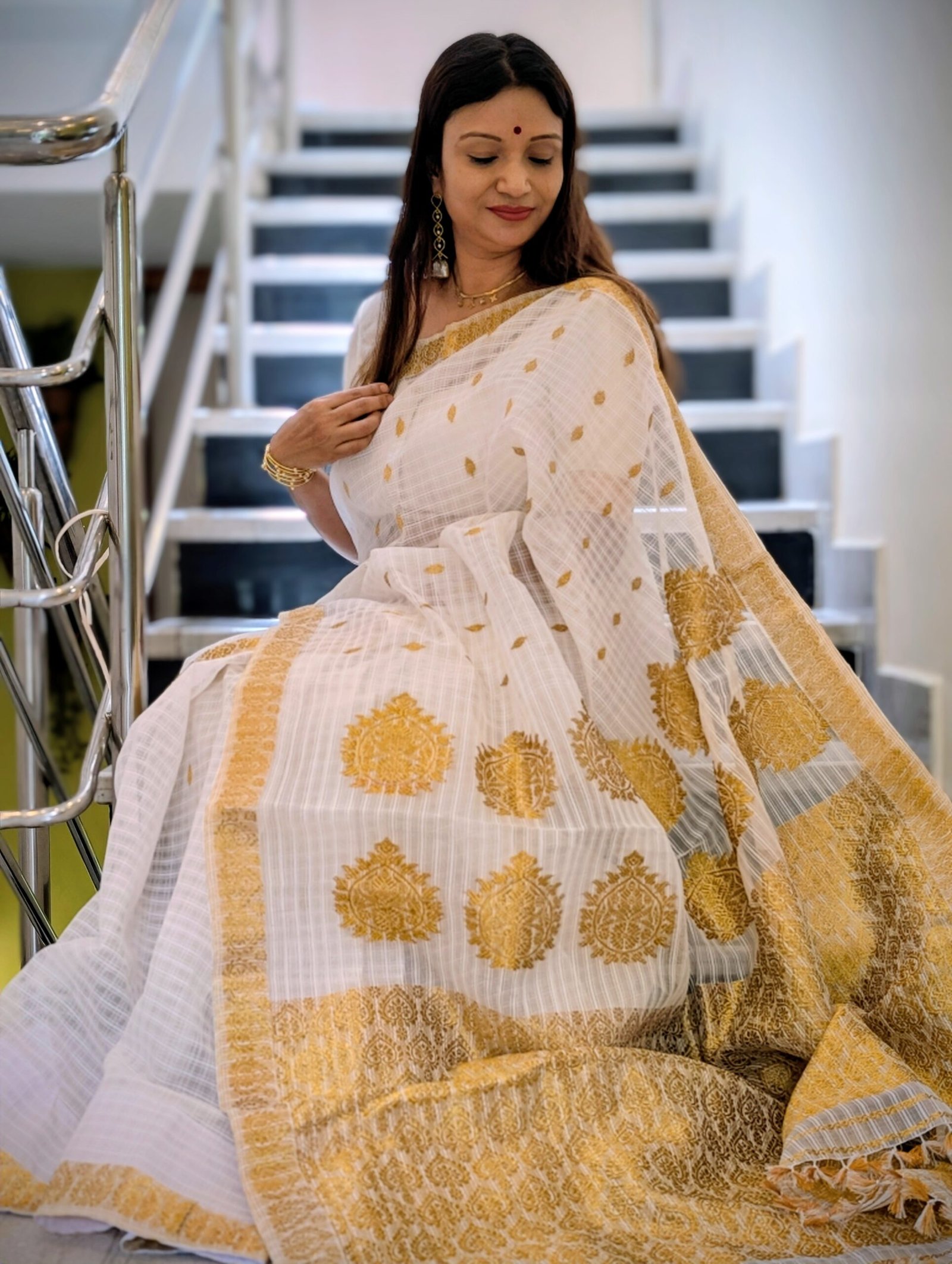 White Gari Diya Nooni